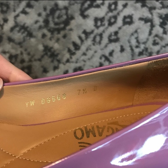 Salvatore Ferragamo Varina Patent Bow Flats - Picture 6 of 7